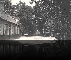 boshuisje zeer oude foto